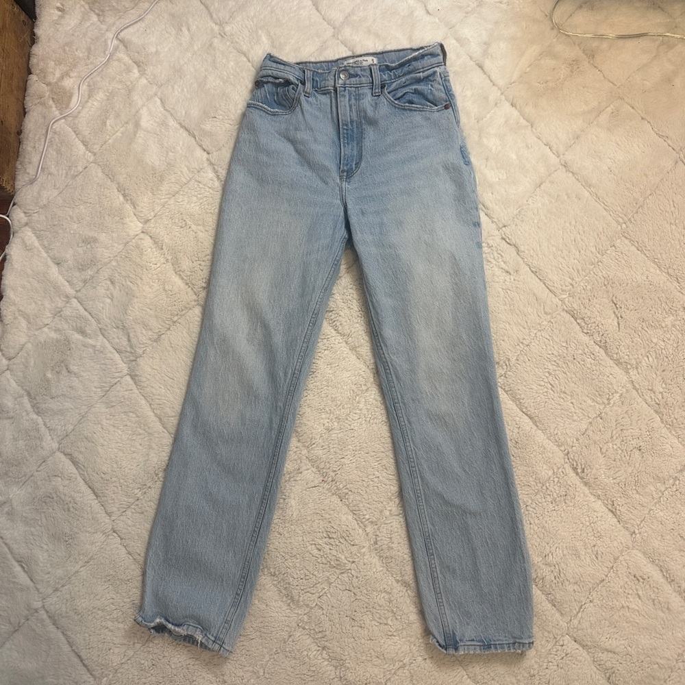 Ultra High Rise 90s Straight Jeans Short - Picture 3 of 5
